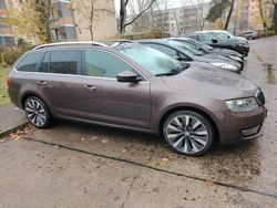 Braun Gebraucht 2014 Skoda Octavia Kombi | 9.500 € (Fairer Preis)