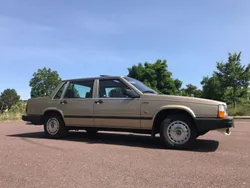 Gold Gebraucht 1987 Volvo 740 Limousine | 7.000 €