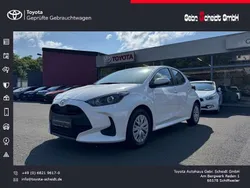 Super white 2 Gebraucht 2022 Toyota Yaris Comfort Limousine | 13.888 € (Fairer Preis)