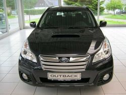 Grau metallic Gebraucht 2014 Subaru Outback SUV | 32.990 €