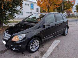 Schwarz Gebraucht 2009 Mercedes B200 Van / Kleinbus | 6.000 € (Etwas zu teuer)