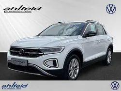 Pur whiteschwarz Gebraucht 2023 VW T-Roc Style SUV | 24.240 € (Etwas zu teuer)