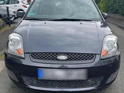 Grau Gebraucht 2008 Ford Fiesta Kleinwagen | 1.500 €