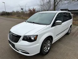 Weiß Gebraucht 2015 Chrysler Town & Country Van / Kleinbus | 8.999 €