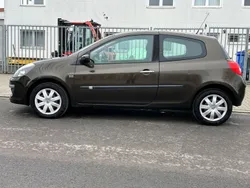 Gold Gebraucht 2006 Renault Clio III Dynamique Kleinwagen | 2.550 € (Etwas zu teuer)