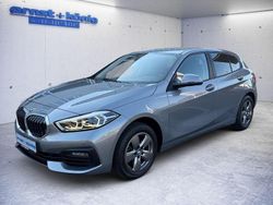 Grau Gebraucht 2023 BMW 118 Advantage Kleinwagen | 21.870 € (Fairer Preis)