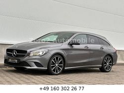 Grau Gebraucht 2015 Mercedes CLA200 Shooting Brake Kombi | 14.490 € (Guter Preis)