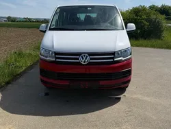 Weiß Gebraucht 2017 VW Caravelle Van / Kleinbus | 31.000 €