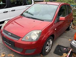 Rot Gebraucht 2007 Ford Fiesta Style Kleinwagen | 1.500 € (Fairer Preis)