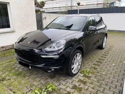 Tiefschwarzmetallic Gebraucht 2016 Porsche Cayenne S SUV | 29.990 € (Guter Preis)