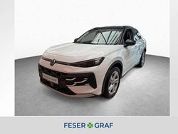 Pure white uni / schwarz uni Neu 2025 VW T-Roc Life SUV | 42.830 € (Teuer)