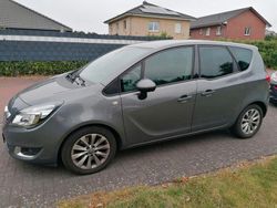 Grau Gebraucht 2017 Opel Meriva Active Van / Kleinbus | 8.000 € (Fairer Preis)