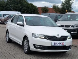 Weiß Gebraucht 2018 Skoda Rapid Ambition Limousine | 12.980 € (Fairer Preis)