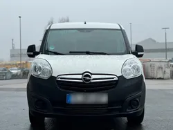 Weiß Gebraucht 2018 Opel Combo Van / Kleinbus | 3.250 €