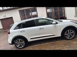 Weiß Gebraucht 2018 Kia Niro Vision SUV | 15.800 € (Fairer Preis)