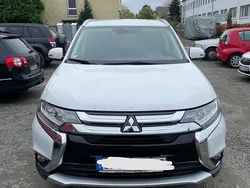 Weiß Gebraucht 2016 Mitsubishi Outlander SUV | 13.200 €