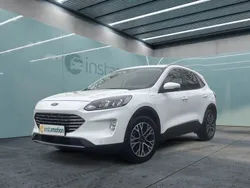 Weiß Gebraucht 2021 Ford Kuga Titanium SUV | 25.050 € (Fairer Preis)