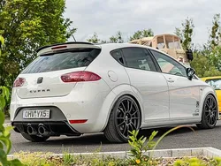 Weiß Gebraucht 2012 Cupra Leon Limousine | 18.500 € (Teuer)