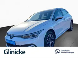 Pure white Gebraucht 2022 VW Golf VIII Style Limousine | 22.433 € (Fairer Preis)