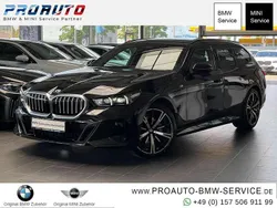 Black sapphire Gebraucht 2024 BMW 520 M Sport Kombi | 55.990 € (Superpreis)