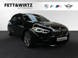 Black sapphire metallic Gebraucht 2024 BMW 118 M Sport Kleinwagen | 25.990 € (Guter Preis)