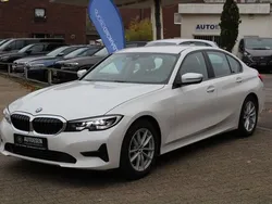 Weiß Gebraucht 2020 BMW 320 Sport Line Limousine | 26.800 € (Superpreis)