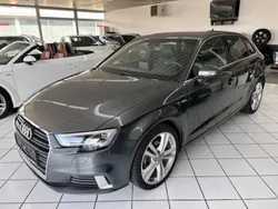 Grau Gebraucht 2018 Audi A3 Sportback S-line plus Kombi | 16.490 € (Fairer Preis)