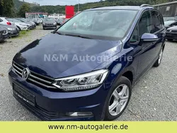 Blau Gebraucht 2016 VW Touran Comfortline Van / Kleinbus | 9.990 € (Fairer Preis)