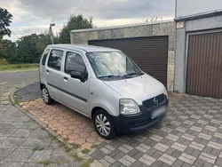 Silber Gebraucht 2002 Opel Agila Van / Kleinbus | 1.250 € (Etwas zu teuer)