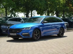 Raceblau metallic Gebraucht 2023 Skoda Octavia RS Kombi | 34.969 € (Guter Preis)