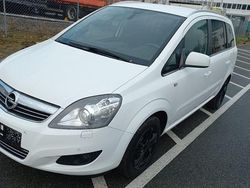 Weiß Gebraucht 2013 Opel Zafira Family Van / Kleinbus | 5.650 € (Fairer Preis)