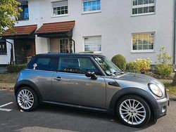 Grau Gebraucht 2010 Mini Cooper D Kleinwagen | 3.900 €