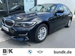 Saphirschwarz metallic Gebraucht 2021 BMW 320 Efficient Dynamics Limousine | 41.950 €