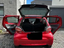 Rot Gebraucht 2010 Toyota Aygo Kleinwagen | 3.799 € (Fairer Preis)