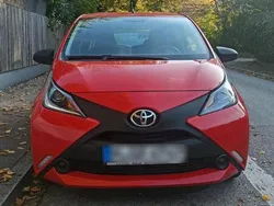 Rot Gebraucht 2016 Toyota Aygo Kleinwagen | 8.000 € (Fairer Preis)