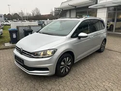 Reflexsilber metallic Gebraucht 2024 VW Touran Move Van / Kleinbus | 35.900 € (Fairer Preis)