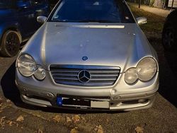 Silber Gebraucht 2001 Mercedes CL200 Coupé | 2.000 € (Etwas zu teuer)