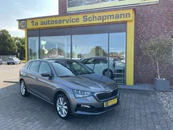Graphitegrau metallic Gebraucht 2023 Skoda Scala Ambition Kleinwagen | 19.490 € (Fairer Preis)