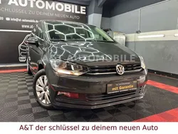 Grau Gebraucht 2018 VW Touran Trendline Van / Kleinbus | 15.290 € (Fairer Preis)