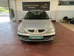 Grau Gebraucht 2002 Renault Mégane II Expression Limousine | 2.999 € (Teuer)