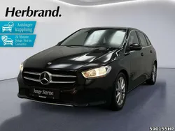 Metalliclack kosmosschwarz Gebraucht 2020 Mercedes B180 Progressive Van / Kleinbus | 21.990 € (Guter Preis)