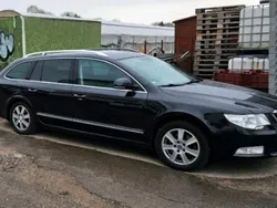 Schwarz Gebraucht 2011 Skoda Superb Elegance Kombi | 6.999 €