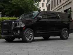 Onyx schwarz Gebraucht 2023 GMC Yukon SUV | 139.900 €