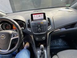 Schwarz Gebraucht 2016 Opel Zafira Tourer Van / Kleinbus | 12.700 €