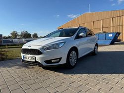 Weiß Gebraucht 2015 Ford Focus Trend Kombi | 9.700 € (Fairer Preis)