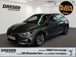 Grau Gebraucht 2024 Hyundai i30 Trend Limousine | 20.990 € (Fairer Preis)