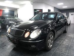 Schwarz Gebraucht 2002 Mercedes E240 Avantgarde Limousine | 5.490 € (Teuer)