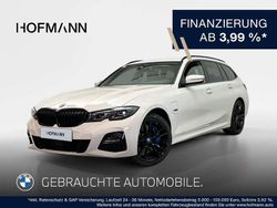 Alpinweiß uni Gebraucht 2022 BMW 330e M Sport Kombi | 28.946 € (Superpreis)