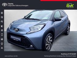 Celestite grey metallic / night sky black (schwarz) Gebraucht 2024 Toyota Aygo X Basis SUV | 15.580 € (Fairer Preis)
