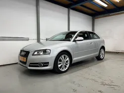 Silber Gebraucht 2011 Audi A3 Ambition Limousine | 11.900 €